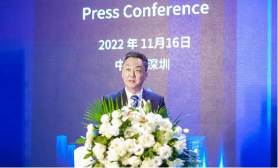 主持人:深圳市平板顯示行業(yè)協(xié)會副會長郭灝明 主持人:深圳市平板顯示行業(yè)協(xié)會副會長郭灝明